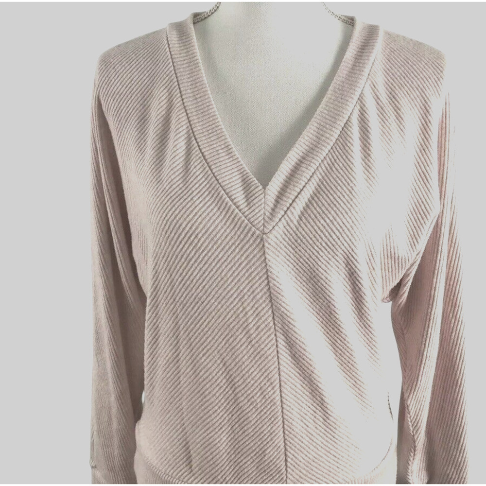 Womens V-Neck Top Size Small White House Black Market Heather Hushed Violet NWT